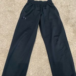 Woman’s size small Under Armour sweatpants. EUC!